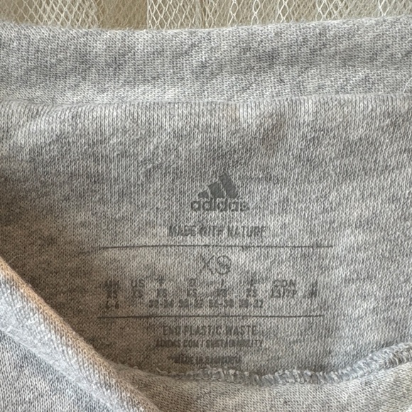 🔥4/$20 Adidas Light Gray Women's Cropped Sweatshirt - Picture 4 of 8